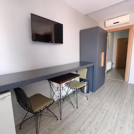 Pera Aparthotel 4*
