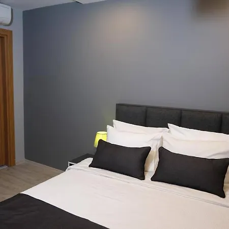 Apartahotel Pera 4*