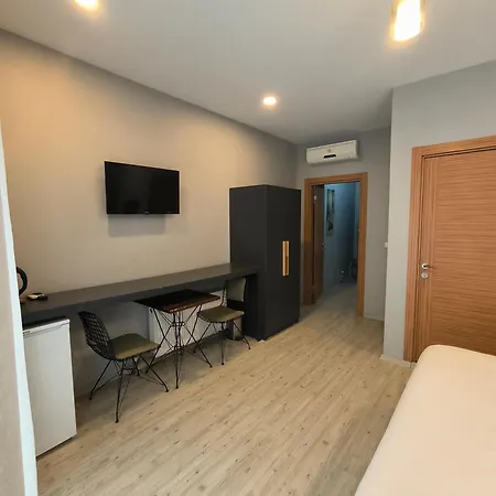 Pera Apartahotel 4*